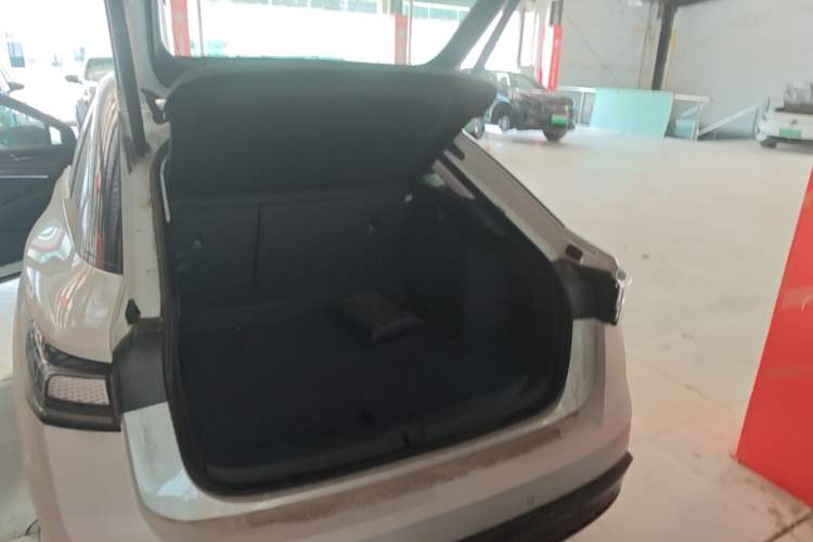 Used Volkswagen ID.7 VIZZION 2024 PRO Model Trunk
