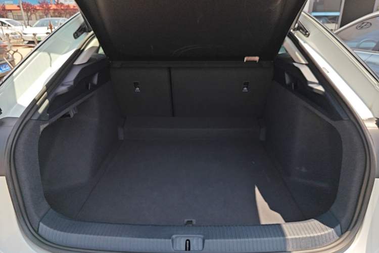 Used Volkswagen ID.7 VIZZION 2024 First Edition Trunk