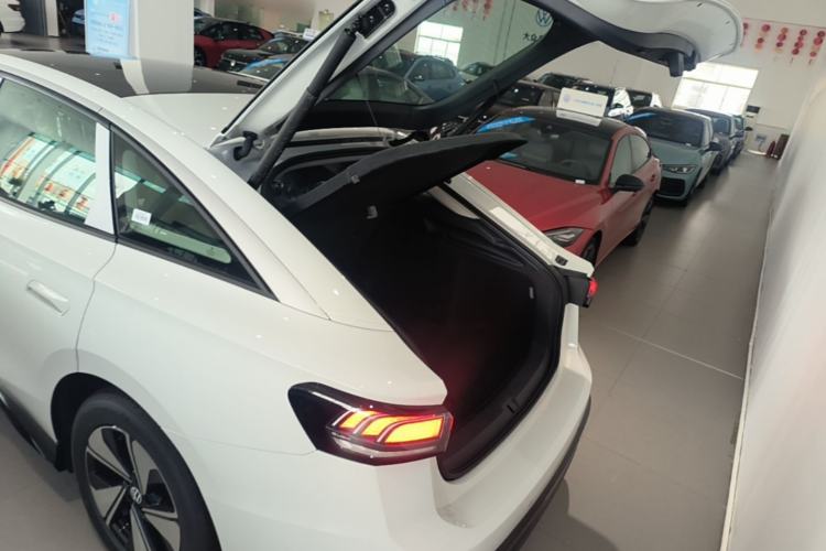 Used Volkswagen ID.7 VIZZION 2024 AIR model Trunk