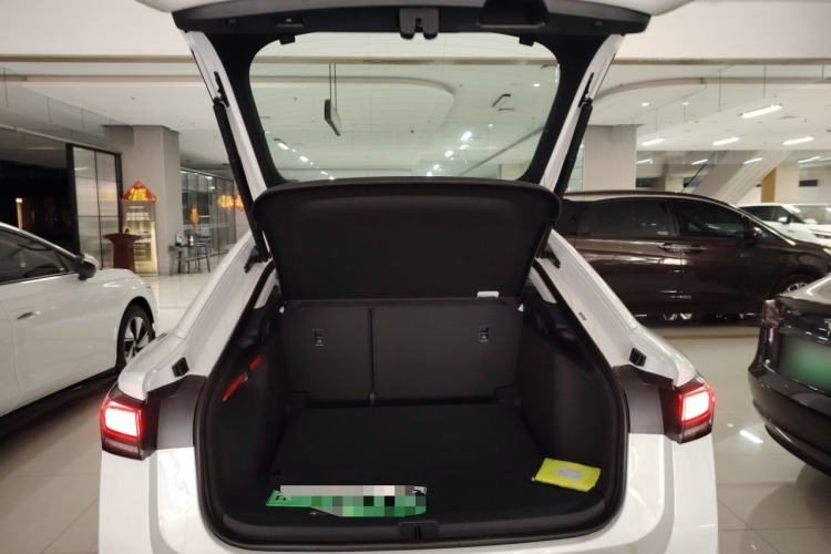 Used Volkswagen ID.7 VIZZION 2024 AIR model Trunk