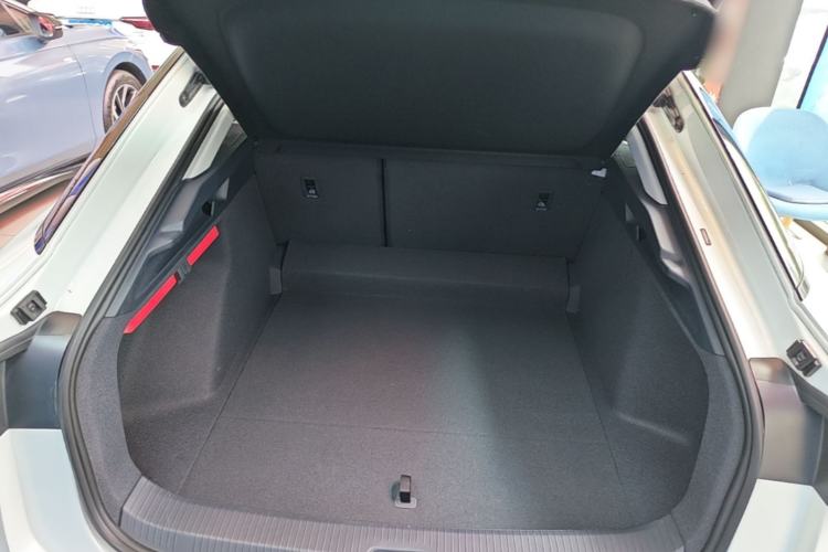 Used Volkswagen ID.7 VIZZION 2024 PRO Model Trunk