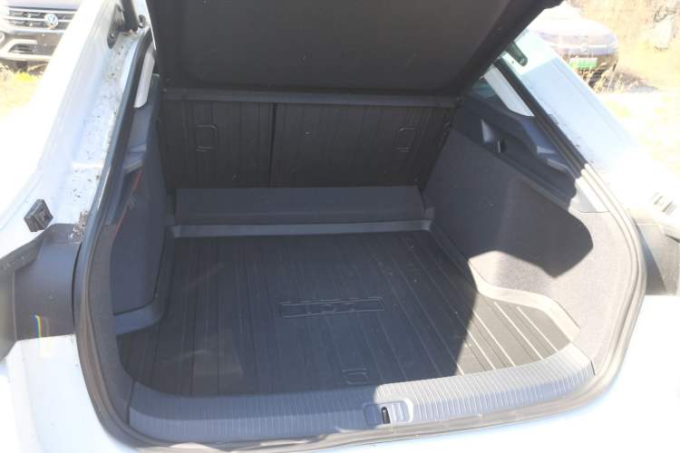 Used Volkswagen ID.7 VIZZION 2024 AIR model Trunk