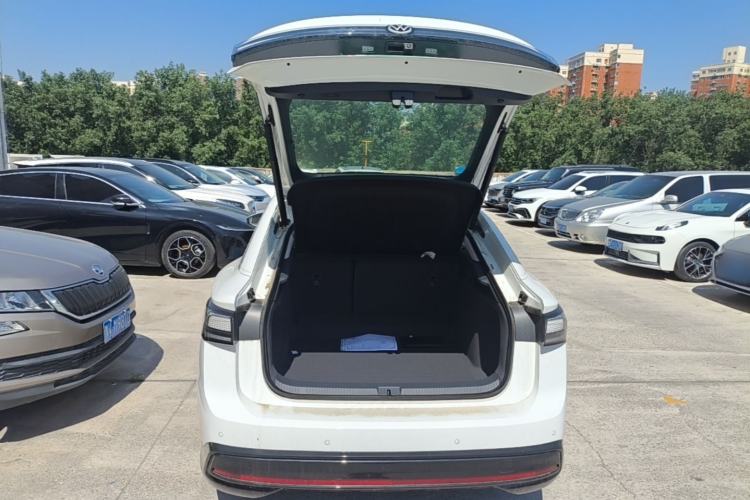 Used Volkswagen ID.7 VIZZION 2024 AIR model Trunk