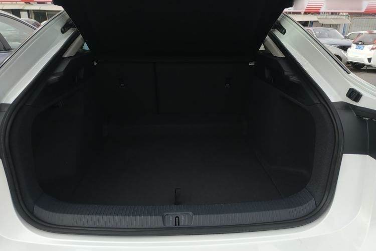 Used Volkswagen ID.7 VIZZION 2024 First Edition Trunk