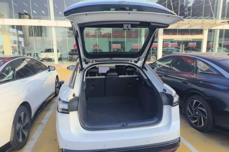Used Volkswagen ID.7 VIZZION 2024 First Edition Trunk