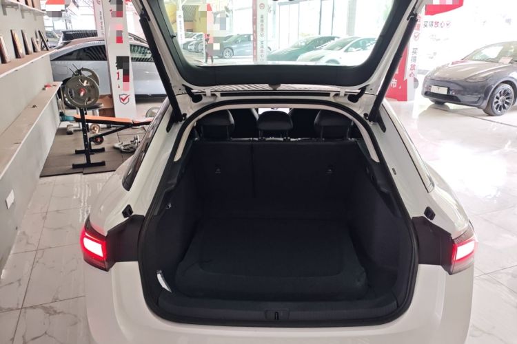 Used Volkswagen ID.7 VIZZION 2024 AIR model Trunk