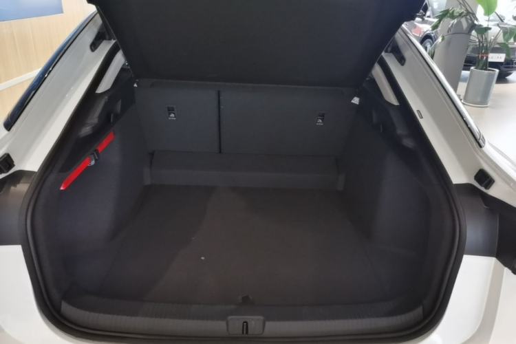 Used Volkswagen ID.7 VIZZION 2024 PRIME Trunk