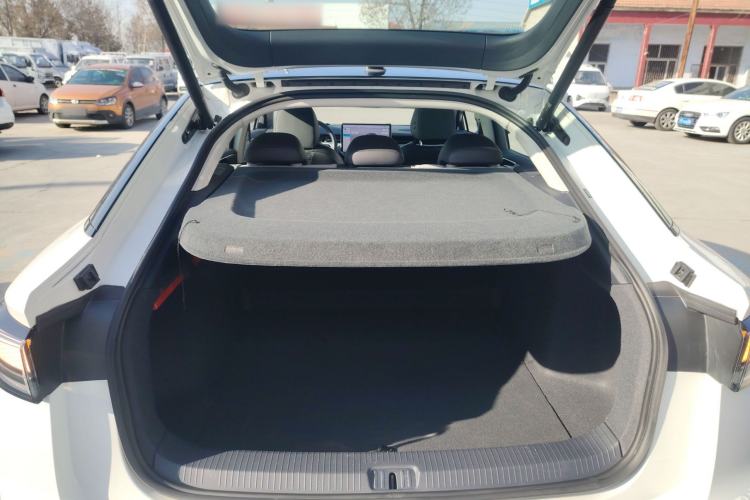 Used Volkswagen ID.7 VIZZION 2024 AIR model Trunk