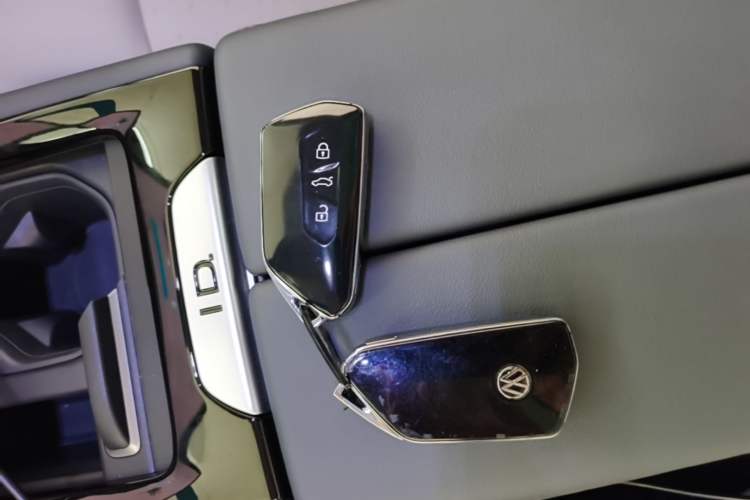 Used Volkswagen ID.7 VIZZION 2024 AIR model Vehicle Key