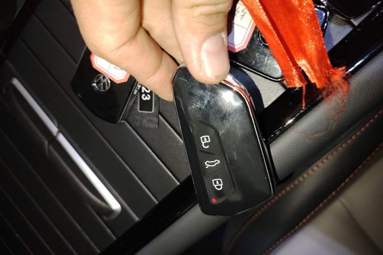 Used Volkswagen ID.7 VIZZION 2024 AIR model Vehicle Key