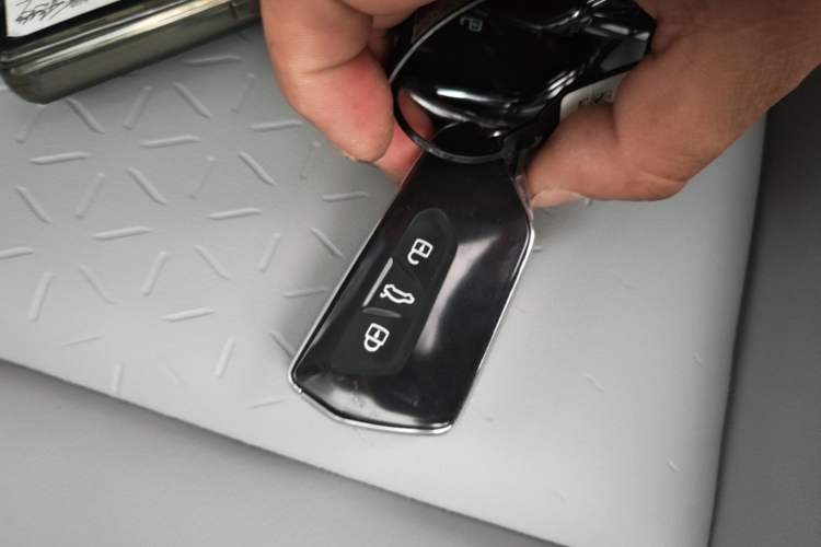 Used Volkswagen ID.7 VIZZION 2024 AIR model Vehicle Key