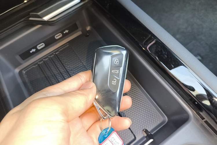 Used Volkswagen ID.7 VIZZION 2024 AIR model Vehicle Key