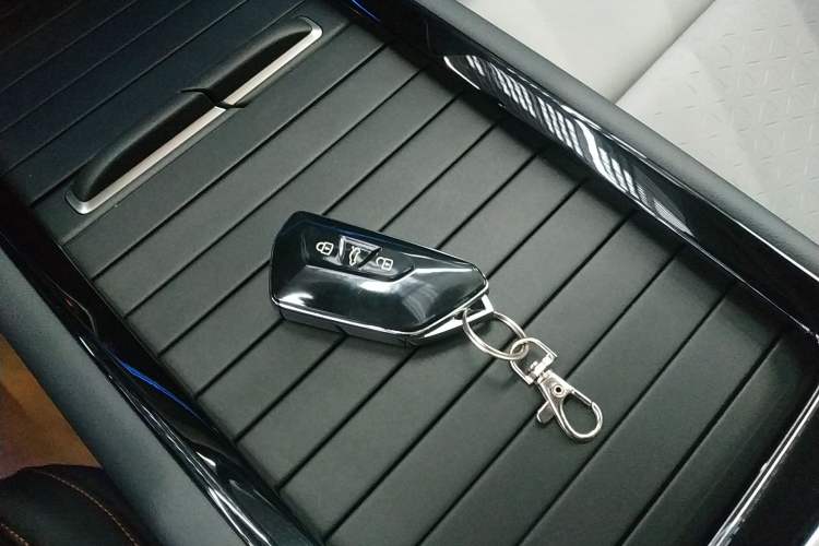 Used Volkswagen ID.7 VIZZION 2024 AIR model Vehicle Key