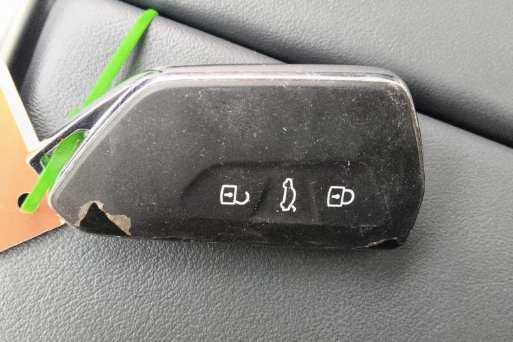 Used Volkswagen ID.7 VIZZION 2024 AIR model Vehicle Key