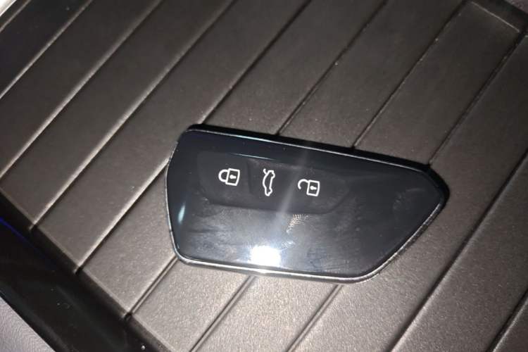 Used Volkswagen ID.7 VIZZION 2024 AIR model Vehicle Key