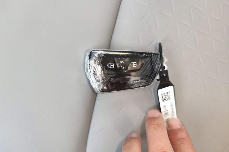 Used Volkswagen ID.7 VIZZION 2024 AIR model Vehicle Key