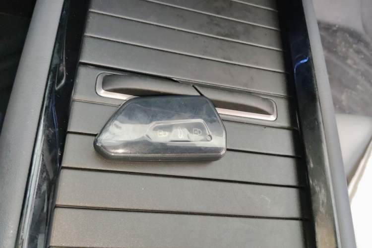 Used Volkswagen ID.7 VIZZION 2024 AIR model Vehicle Key