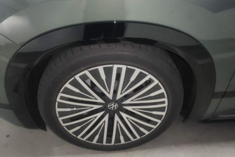 Used Volkswagen ID.ERA 9X 2026 Model Max Four-Wheel Drive Edition Left Front Wheel Hub