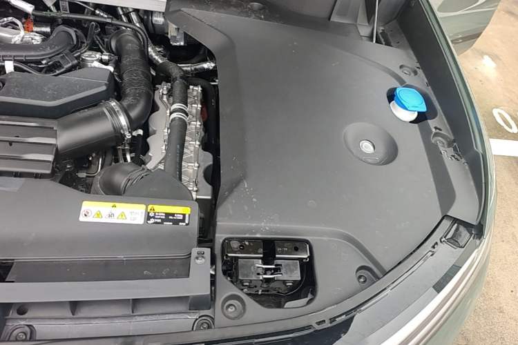 Used Volkswagen ID.ERA 9X 2026 Model Ultra Four-Wheel Drive Edition Engine Bay Left