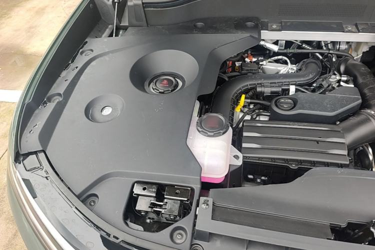 Used Volkswagen ID.ERA 9X 2026 Model Ultra Four-Wheel Drive Edition Engine Bay Right