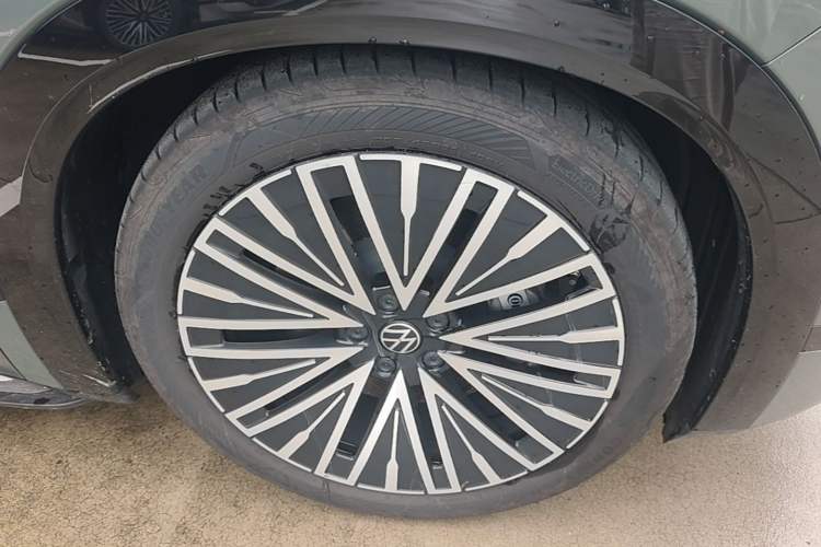 Used Volkswagen ID.ERA 9X 2026 Model Ultra Four-Wheel Drive Edition Right Front Wheel Hub