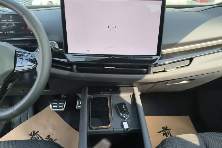 Used Volkswagen ID.UNYX 2024 Pro Long-Range Version Audio And AC Panel