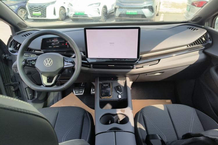 Used Volkswagen ID.UNYX 2024 Pro Long-Range Version Center Console