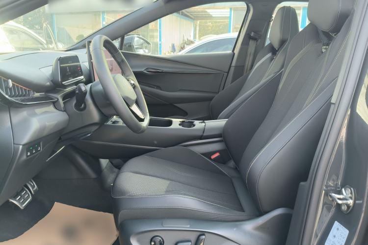 Used Volkswagen ID.UNYX 2024 Pro Long-Range Version Left Front Seat