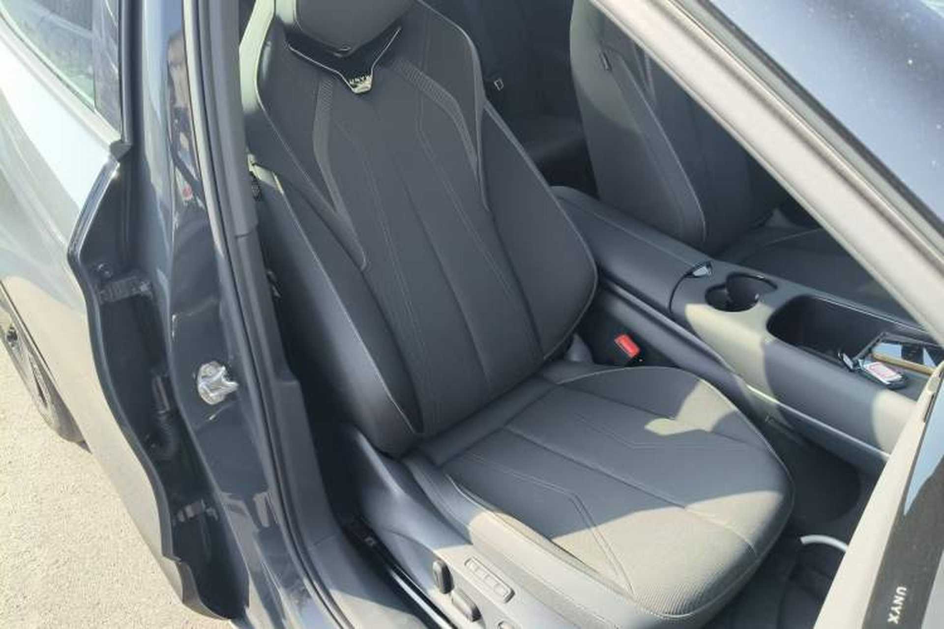 Used Volkswagen ID.UNYX 2024 Pro Long-Range Version Right Front Seat