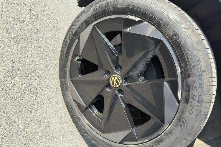 Used Volkswagen ID.UNYX 2024 Pro Long-Range Version Right Rear Wheel Hub