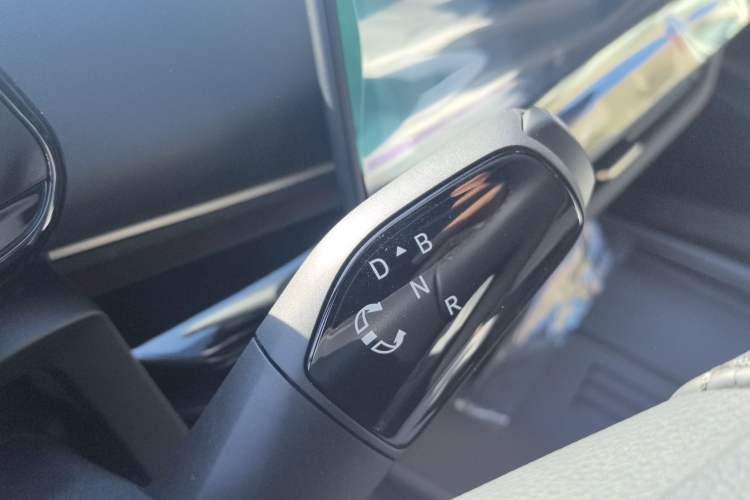 Used Volkswagen ID.UNYX 2025 Pure Model Interior 3