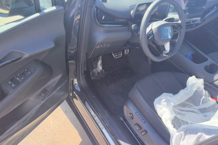 Used Volkswagen ID.UNYX 2025 Pure Model Interior 5