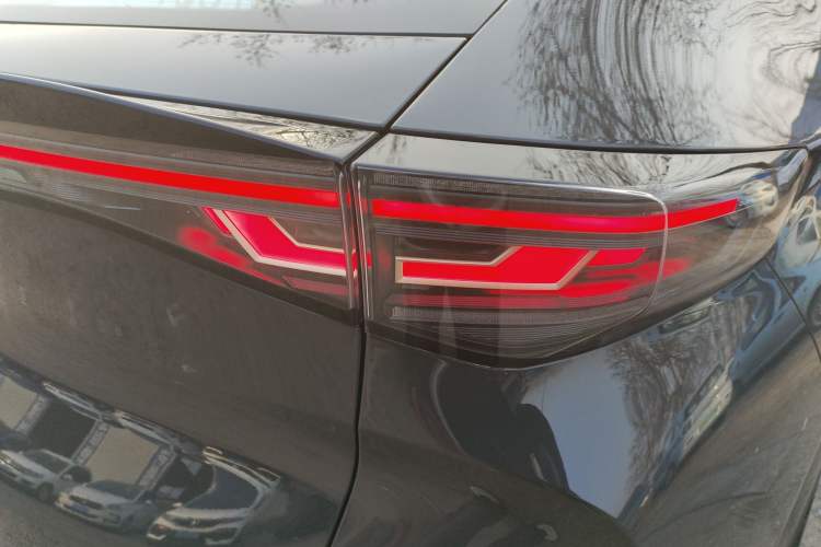Used Volkswagen ID.UNYX 2024 Pro Long-Range Version Exterior 6