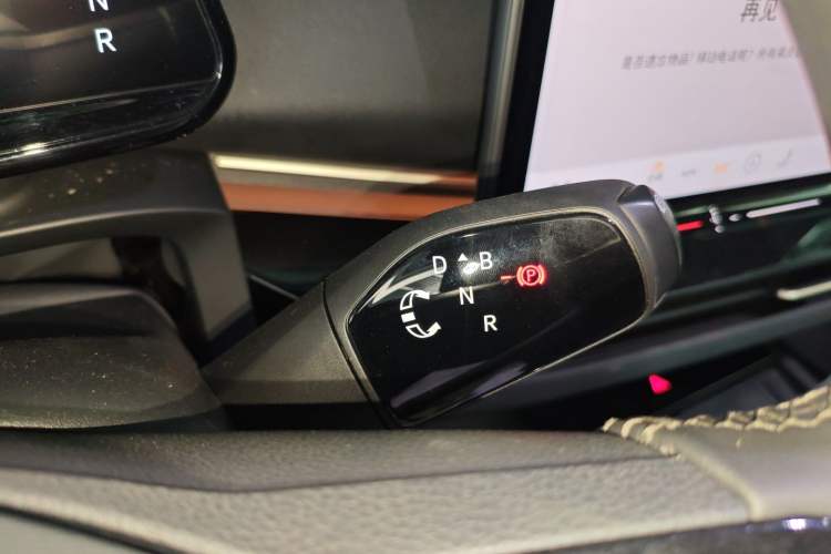 Used Volkswagen ID.UNYX 2024 Pro Long-Range Version Gear Lever