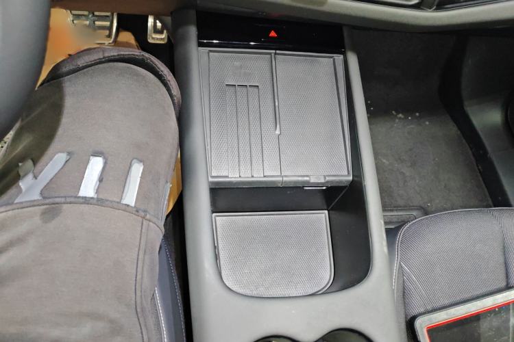 Used Volkswagen ID.UNYX 2024 Pro Long-Range Version Gear Lever