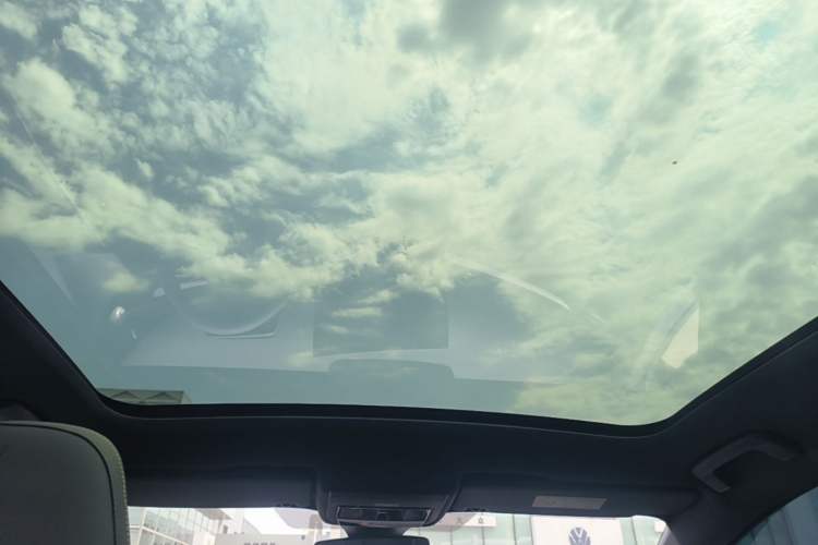 Used Volkswagen ID.UNYX 2024 Pro Long-Range Version Headliner