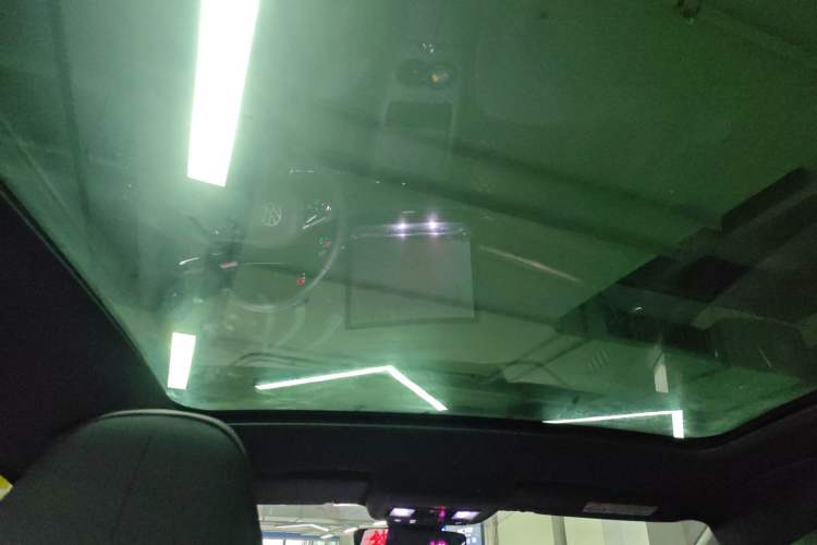 Used Volkswagen ID.UNYX 2024 Pro Long-Range Version Headliner