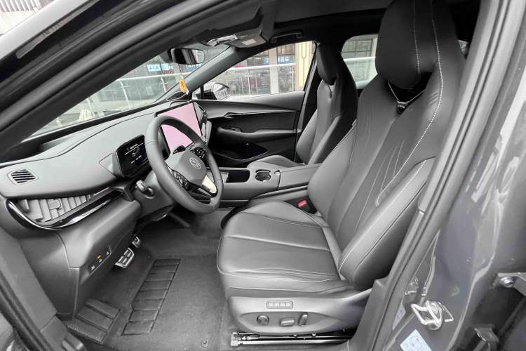 Used Volkswagen ID.UNYX 2024 Pro Long-Range Version Interior 1