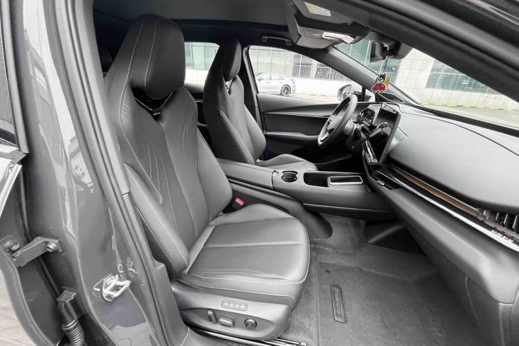 Used Volkswagen ID.UNYX 2024 Pro Long-Range Version Interior 11