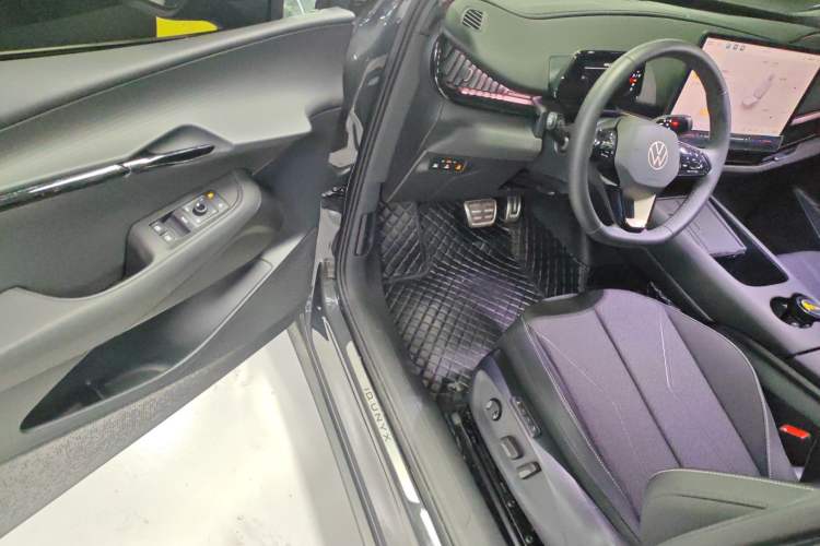 Used Volkswagen ID.UNYX 2024 Pro Long-Range Version Interior 3