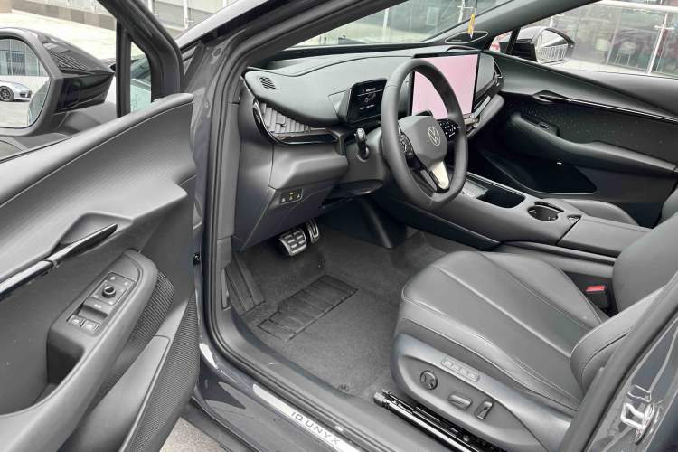 Used Volkswagen ID.UNYX 2024 Pro Long-Range Version Interior 3