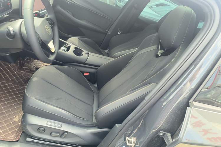 Used Volkswagen ID.UNYX 2024 Pro Long-Range Version Left Front Seat