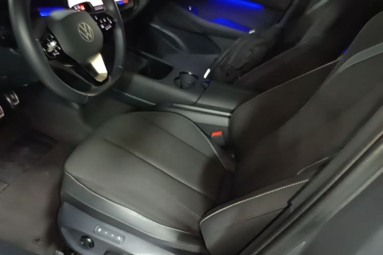 Used Volkswagen ID.UNYX 2024 Revised Pro Long-Range Version Left Front Seat