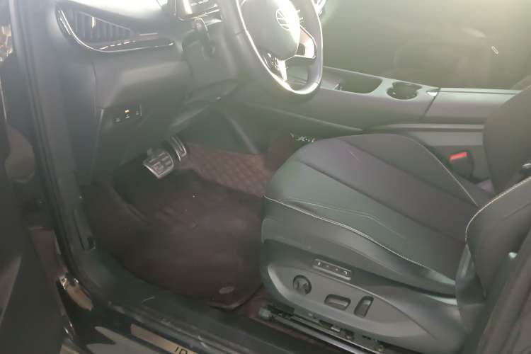 Used Volkswagen ID.UNYX 2024 Ultra Long-Range Version Left Front Seat
