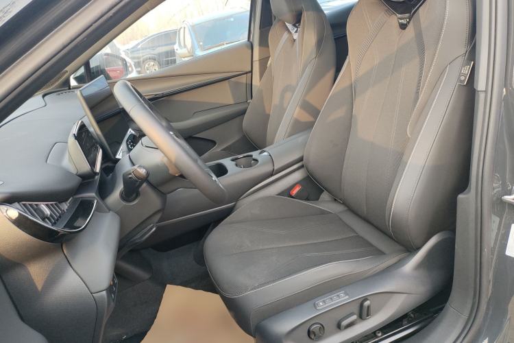 Used Volkswagen ID.UNYX 2024 Pro Long-Range Version Left Front Seat