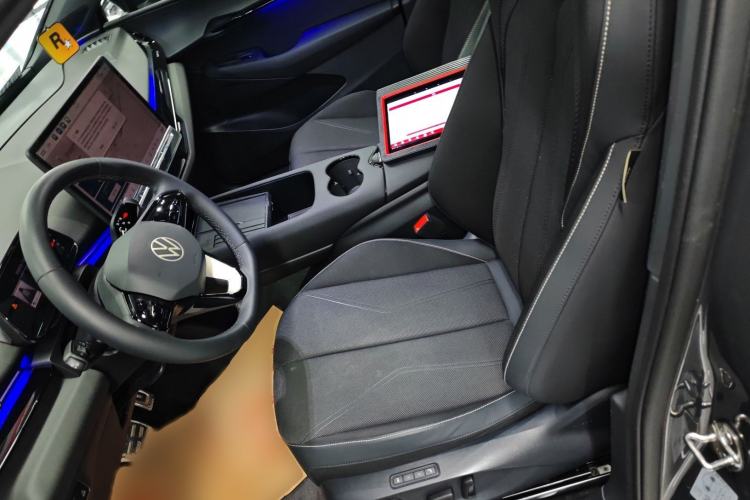 Used Volkswagen ID.UNYX 2024 Pro Long-Range Version Left Front Seat