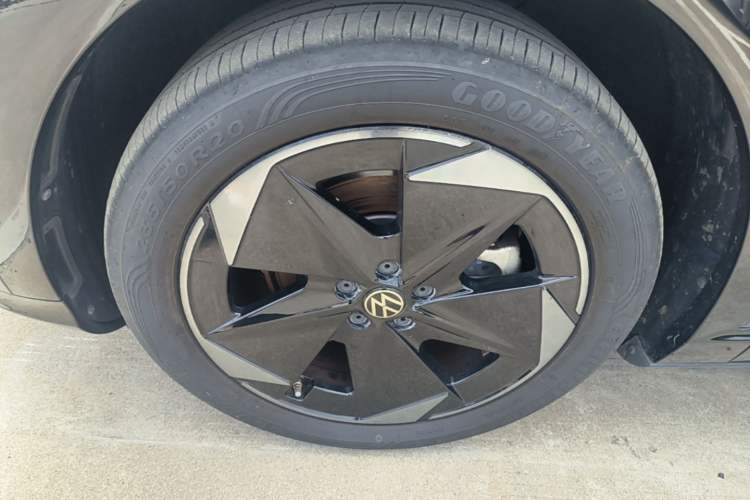 Used Volkswagen ID.UNYX 2024 Pro Long-Range Version Left Front Wheel Hub