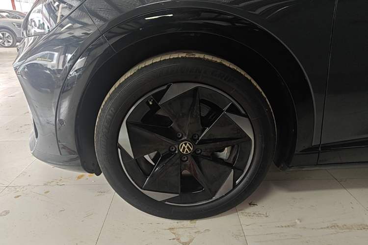 Used Volkswagen ID.UNYX 2024 Revised Pro Long-Range Version Left Front Wheel Hub