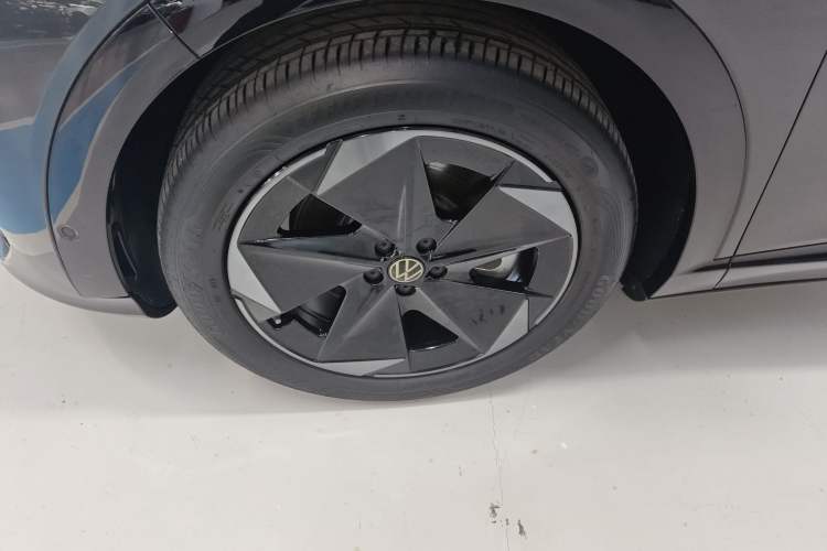 Used Volkswagen ID.UNYX 2024 Pro Long-Range Version Left Front Wheel Hub