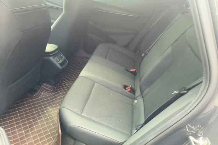 Used Volkswagen ID.UNYX 2024 Pro Long-Range Version Left Rear Seat